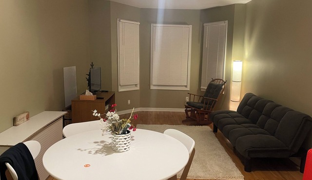 Monthly rental - 1-BDR apt, ALL included (hot water, hydro and heating).