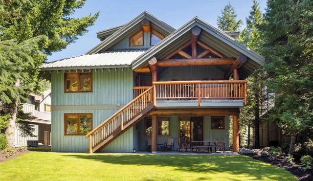 Mountain chalet w/hot tub & games
