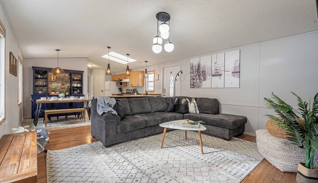 Mountain Time | Furnished 30+ Day Retreat