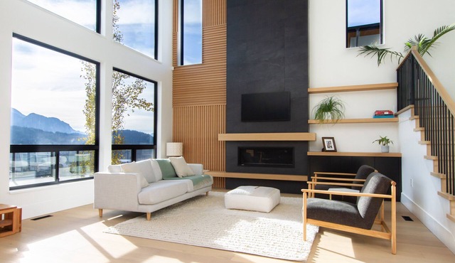 Mountain View Home w/Gym, Sauna & Cold Plunge