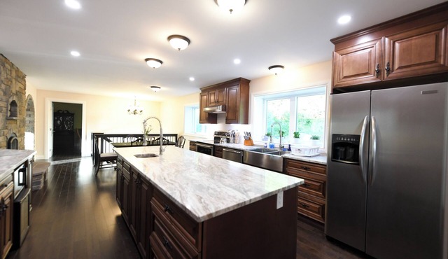 Mountain View Lodge - Brand New 8 Bedroom Home with 150 acres of privacy