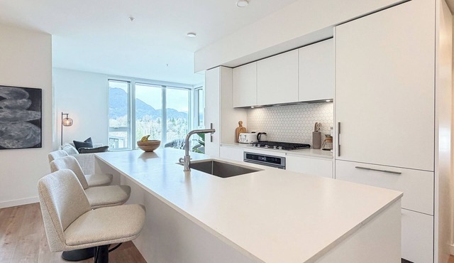 Mountain View Luxury Escape at Redbridge