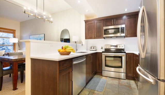 Mountainside 3BR: Private Hot Tub, True Ski-In/Out
