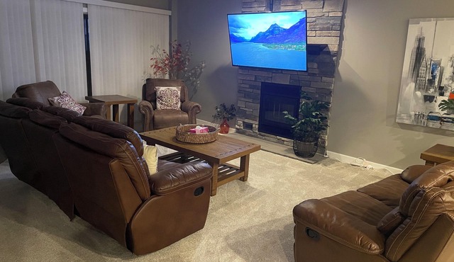 MountainView luxury Waterton stargazing escape!