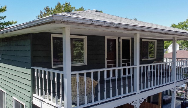 Muskoka Four Bedroom House on the Lake