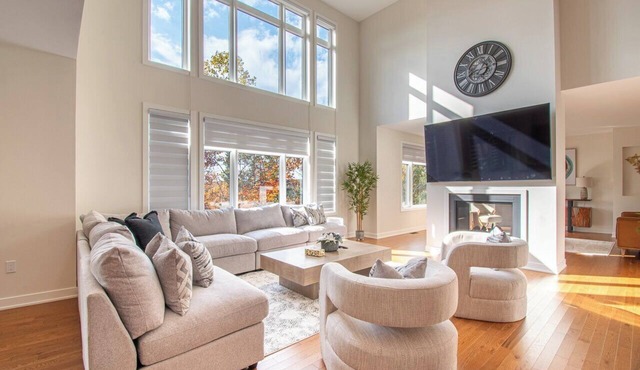 Muskoka Hills - Four Bedroom Cottage, Sleeps 8