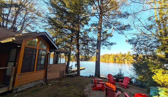 Muskoka Private & Peaceful Waterfront Cottage. Lake-View Panoramic Sauna