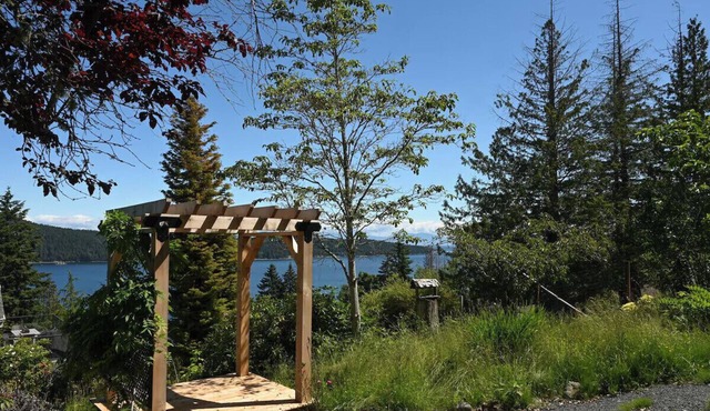 Nanaimo Nanoose Ocean Mirage |STEPS TO THE WATER