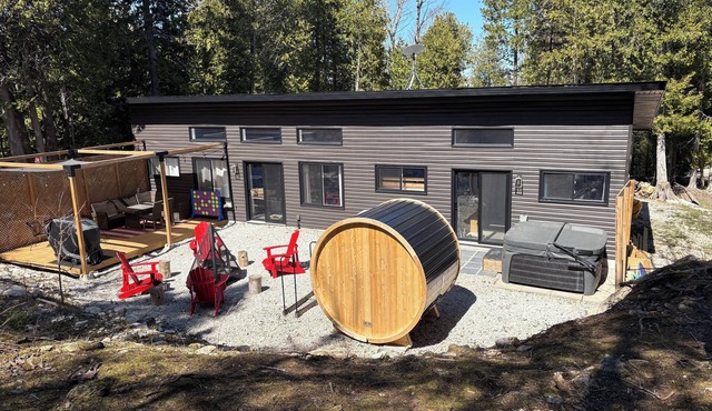 Nature and Wellness Retreat with Nordic Sauna &SPA by Georgian Bay & Bruce Trail