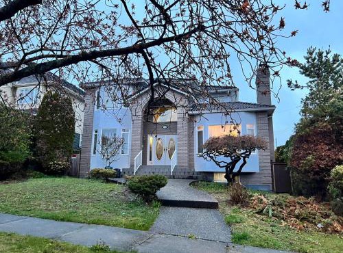 Near Downtown YVR -2 Bedroom private suite