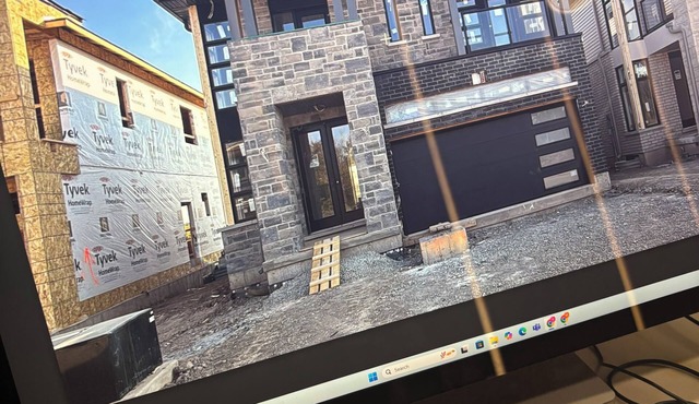 New 5 bedroom 4 bathroom house minutes away from the falls.