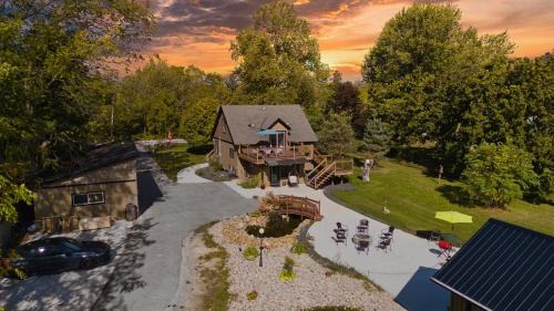 New Luxury Farmhouse Getaway!