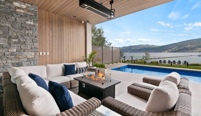 New Luxury Lakefront Home