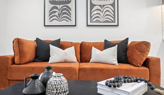*NEW* Modern & Spacious Unit in North York | Monthly Stays | Work Desk | Laundry