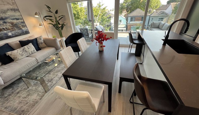 Newly built modern3BR - 2 bath loft with Terrace and parking close to beach