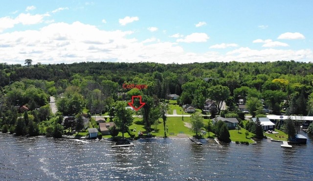 Newly Renovated 2 Bedroom Cabin - Sandy Beach/Firepit/Boating & More