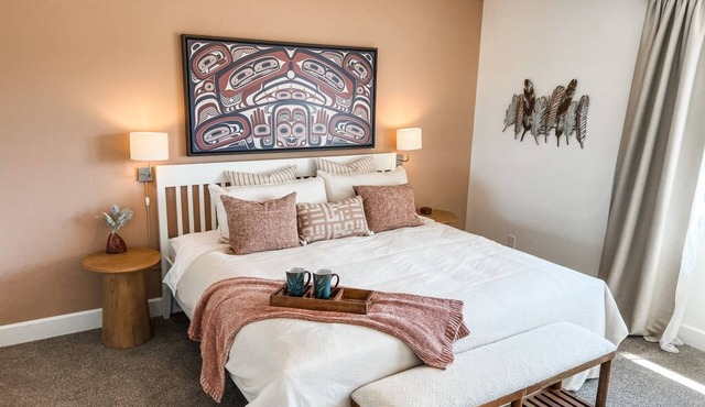 Newly renovated oceanside and mountain view bungalow