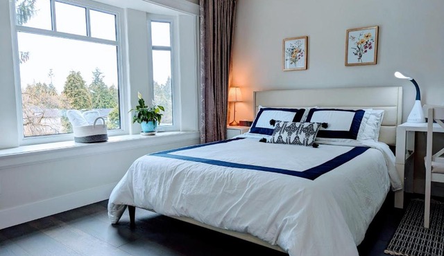 Nice home away at Vancouver near YVR