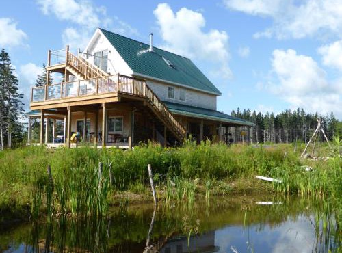 North Shore Retreat - OFF-GRID - OCEANfront