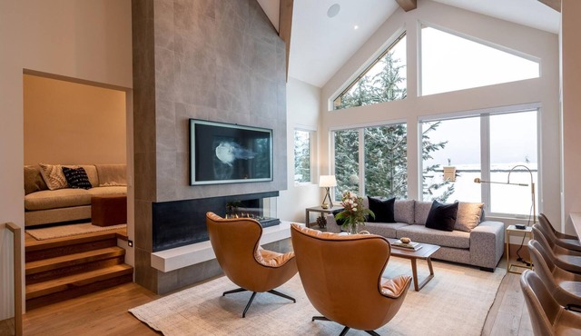 Northern Lights 32 | Ski-in/out Luxury Townhome, Hot Tub,