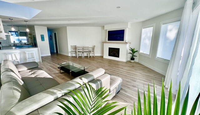 Ocean Front Suite w/Spa Like Bath, Gorgeous Views & Access to Resort Amenities