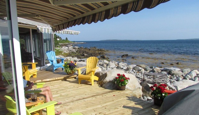 Ocean Surf Cottage at Summerville Beach