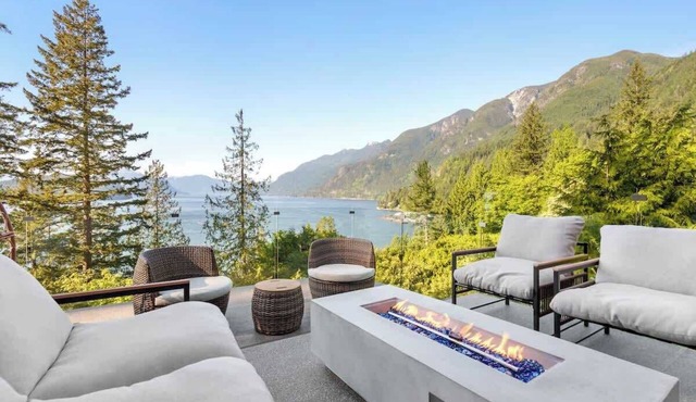 Ocean View Luxury Retreat in West Vancouver