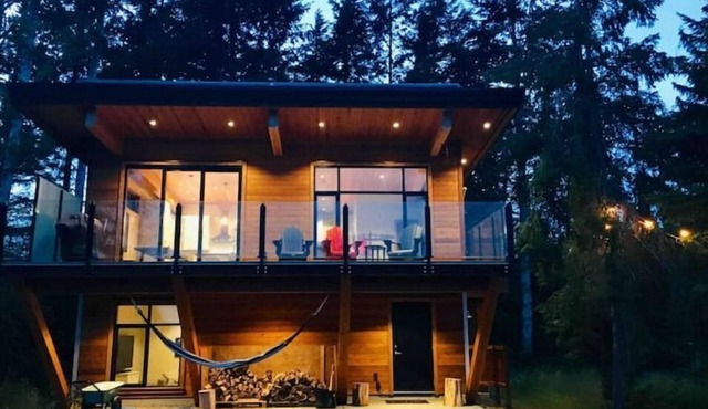 Oceanfront Nature Retreat - Jordan River, BC