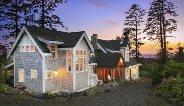 OCEANFRONT PROPERTY - Black Rock Beach House