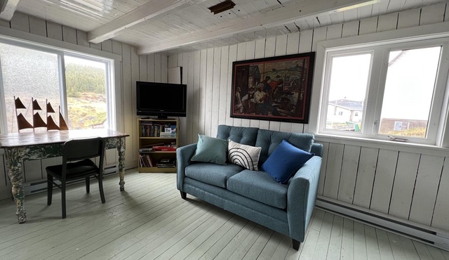 Oceanside Artists Cottage, Dunfield, Trinity Bay
