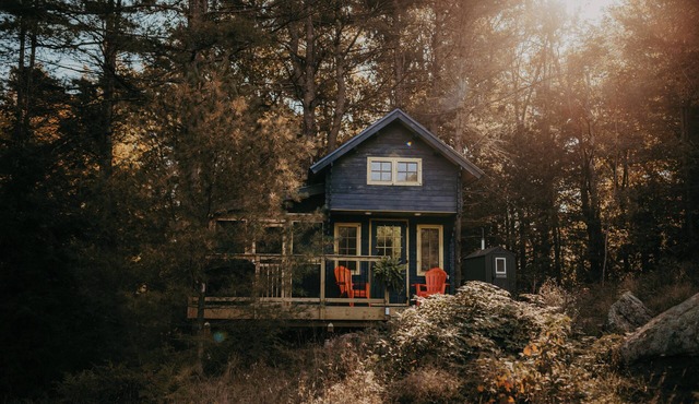 Off-Grid Getaway | Fireplace, BBQ & Patio