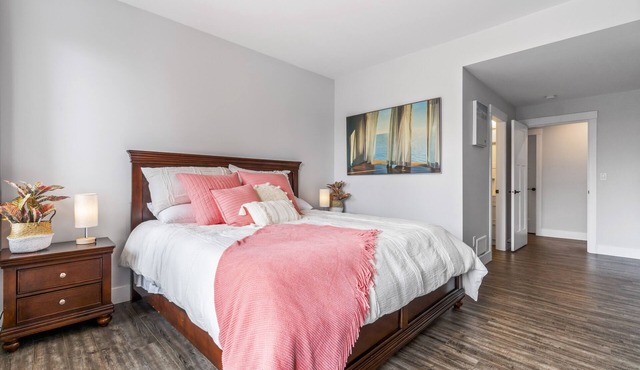 Okanagan Lakeview Oasis, 2 Bed, 2 Bath, Sleeps 6