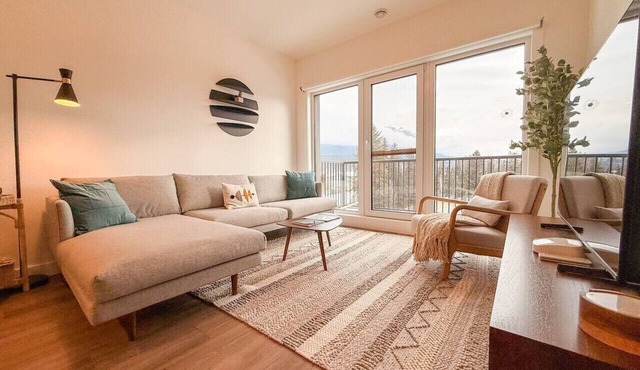 Oso Skyview Suite - DT modern 2 bed, 2 bath