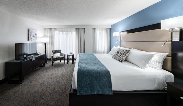 Ottawa Embassy Hotel & Suites