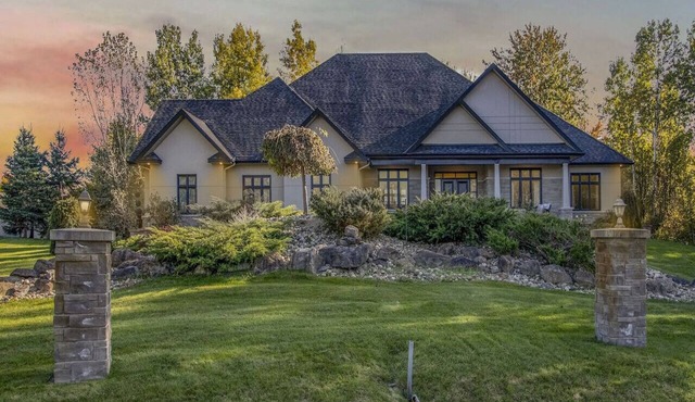 Ottawa`s Finest Mansion!