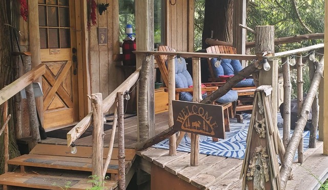 Paradise on the Mighty Fraser River surrounded by woodland gardens.