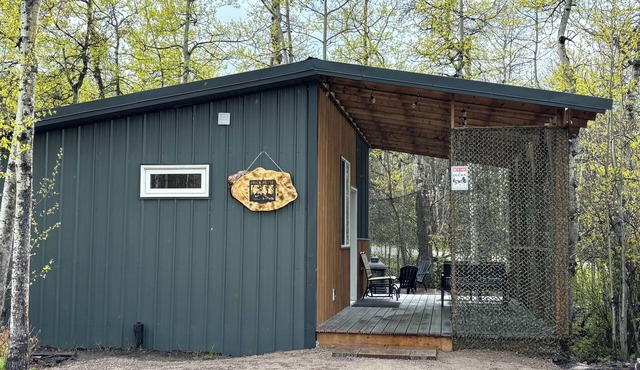 Payne Lake Wilderness Huts - Duck Blind