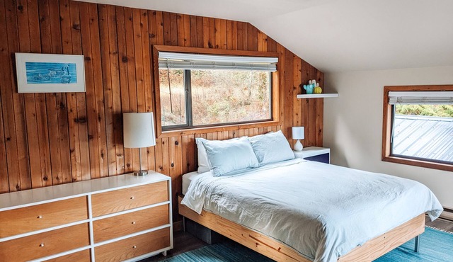 Peaceful 2 Bedroom Farmhouse at Nettledown Farms