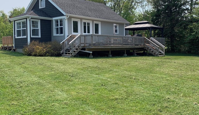 Peaceful cottage, located in the beautiful countryside of PEI.