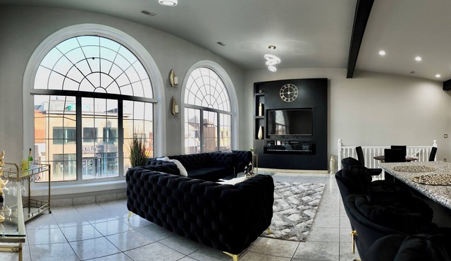 Penthouse suite in heart of little Italy
