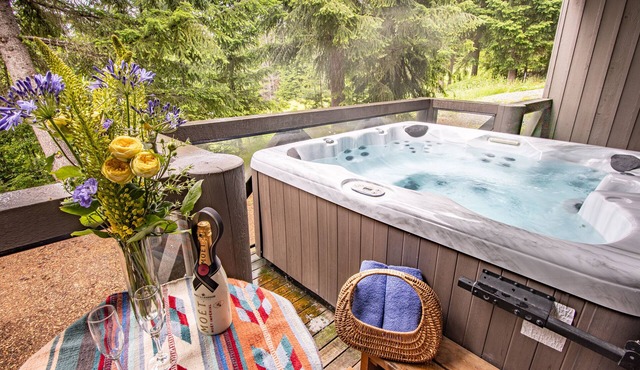 Pinnacle Ridge 37 – Ski in Ski out, Private Hot Tub, Wood Fireplace