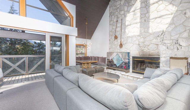 Pinnacle Ridge 6 - Ski in Ski out, Private Hot Tub, Gym, Wood Fireplace