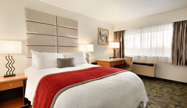 Poco Inn and Suites Hotel & Conference Centre
