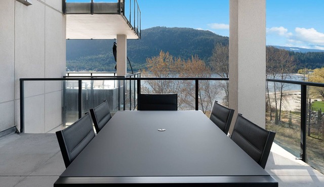 Pool View, West Lakeview 5th Floor condo with boat slip, gym and steam room