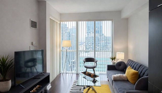 Premium 1BR+Den | Downtown Core|Parking included|28 days minimum