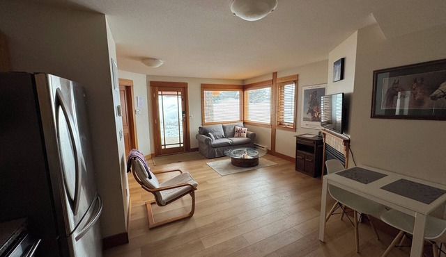 Prime ski-in/ski-out in exclusive Sundance Estates