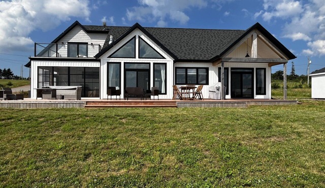 Prince Edward Island riverside retreat - 10 minutes from world famous beaches