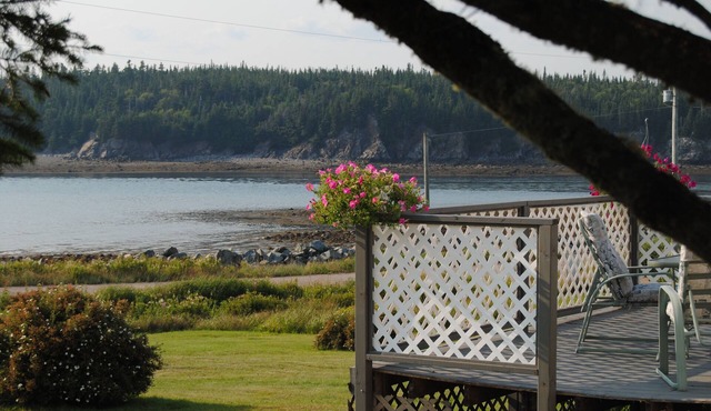 Private 1 Bdrm - 1 Bath Garden Level Oceanside Apartment