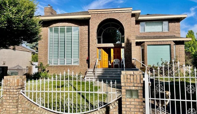 Private 2BR family Suite Near YVR airport & Transit & Golf course