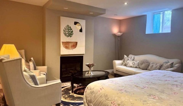 Private 2BR Guest Suite King Bed Parking